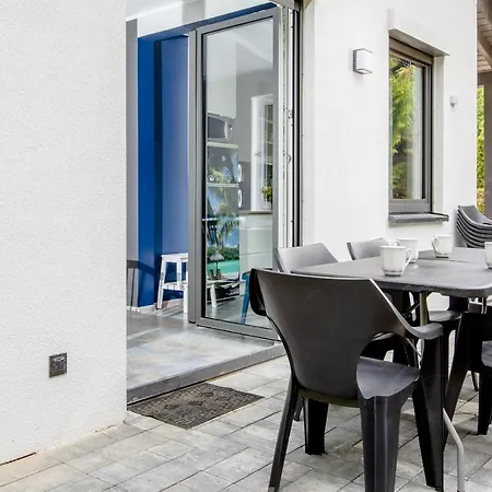Dom Caloroczny Apartament Nad Morzem Ostoya Wrzosowo Casa vacanze